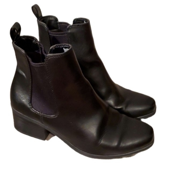 a new day Shoes - A new day ankle ellie cheslie boots black size 9